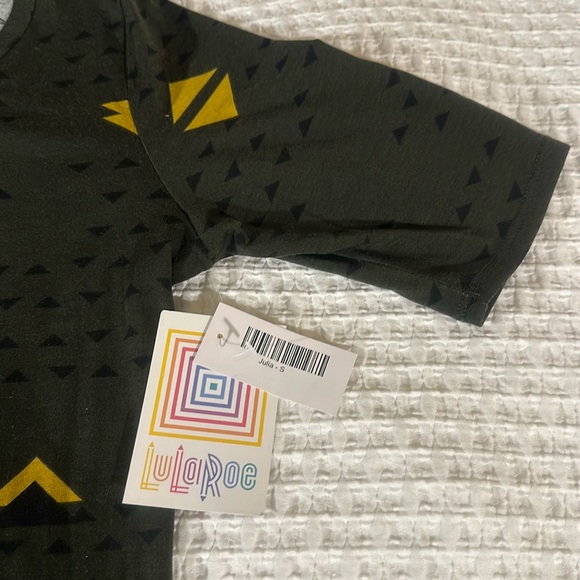 LuLaRoe Women’s Julia Dress/Size: Small/Color: Dark Green w/Arrows Design (NWT) - Picture 2 of 10